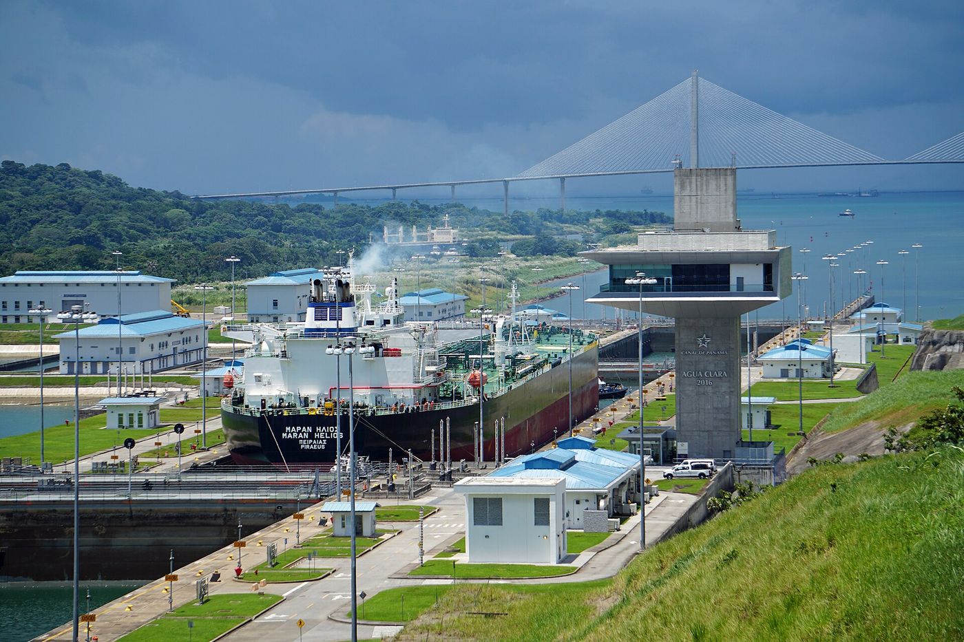 Canal de Panamá sube a 33 los tránsitos diarios por mejora en las lluvias
