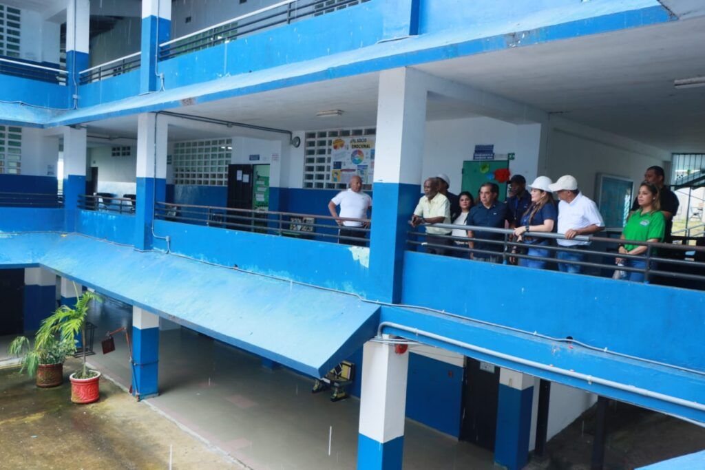 Padres y docentes proponen módulos y clases a distancia mientras Meduca evalúa escuelas tras el sismo
