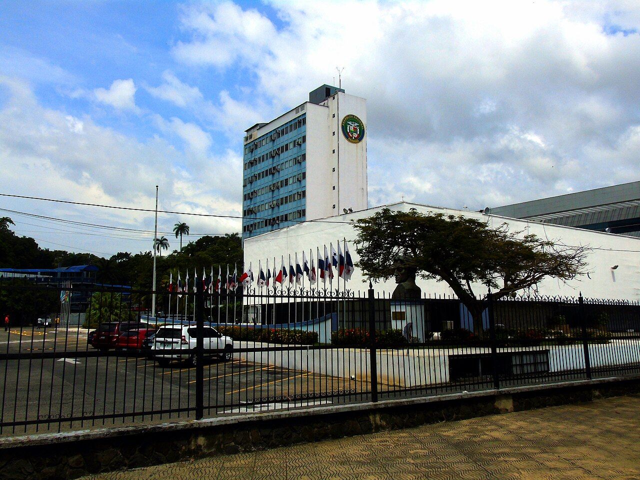 Planilla de la Asamblea suma 8,308 funcionarios y cuesta $13.2 millones al mes, según la Contraloría